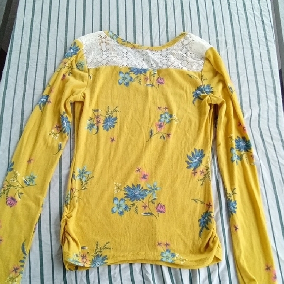 Womans M No Boundries Fitted Yellow and Blue Long Sleeve Blouse - Picture 3 of 5